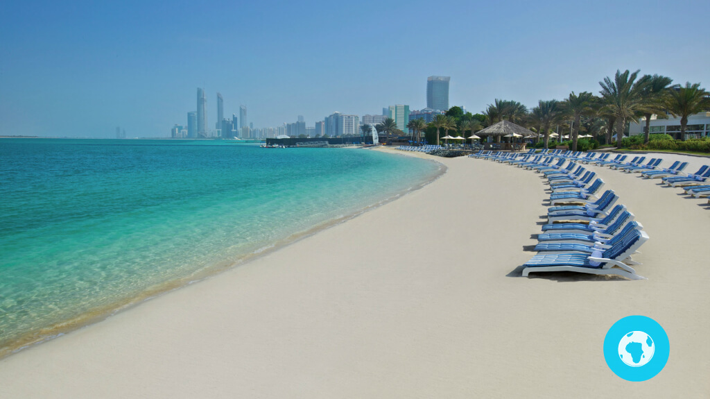 Пляж в Абу-Даби, ОАЭ