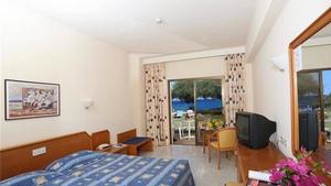 Тур в Протарас на 7 ночей на двоих в отель Mimosa Beach (Кипр) с 04.05.18 от 54 288 рублей (HB)